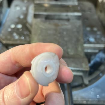 Проблема оси переднего колеса Globber 4 in 1 и гарантийным обслуживанием