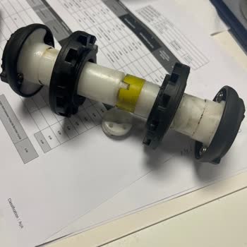 Проблема оси переднего колеса Globber 4 in 1 и гарантийным обслуживанием