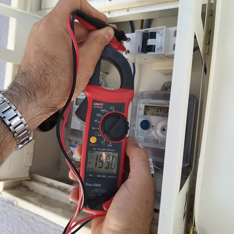 Evde Sürekli Düşük Voltaj Sorunu Ve Gediz Elektrik'ten Yanıtsız Talep