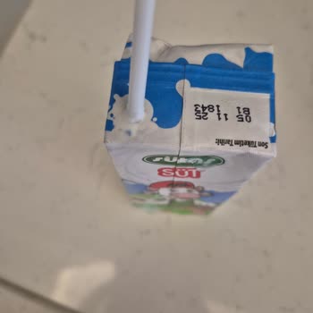 Aynı Pakette Bozuk Sütle Çocukların Sağlığı Riske Girdi