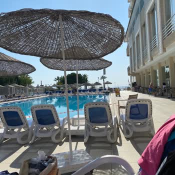 Ephesia Resort Hotelde Havuz Mağduriyeti Ve İlgisiz Misafir İlişkileri