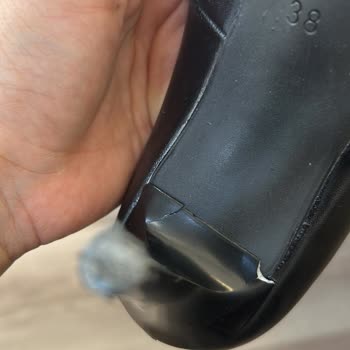 Kısa Sürede Kırılan Ayakkabı Ve Olumsuz Değişim Talebi