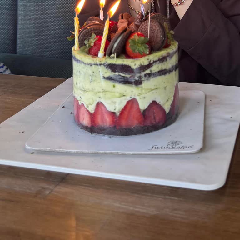 Antep'teki Mekanda Kaba Garsonlar Ve Yavaş Servis Deneyimi