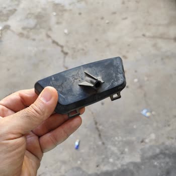 Süpürge Başlığı Kısa Sürede Kırıldı, Plastik Kalitesi Düşük