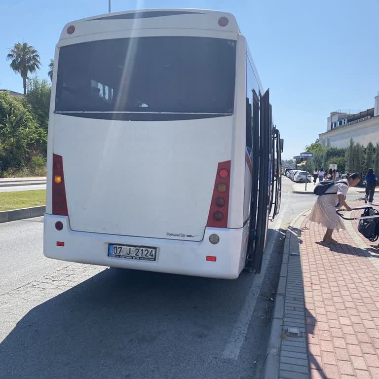 Otobüs Şoförünün Saygısız Ve Tehlikeli Davranışları Yolcuları Mağdur Ediyor