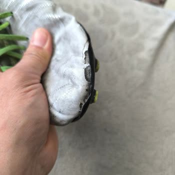 Nike Ayakkabıda Kısa Sürede Açılma Ve Yırtık, Olumsuz İnceleme Sonucu