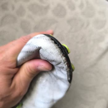 Nike Ayakkabıda Kısa Sürede Açılma Ve Yırtık, Olumsuz İnceleme Sonucu