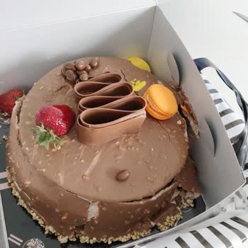 Sipariş Ettiğim Pastanın Kurumuş Gelmesi Ve Destek Alamamam