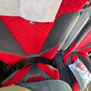 Eski Ve Dağınık Koltuklu Otobüsle Yolculukta Hayal Kırıklığı