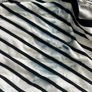 Leke Çıkarıcı Kıyafetimi Mahvetti, Açıklama Bekliyorum!