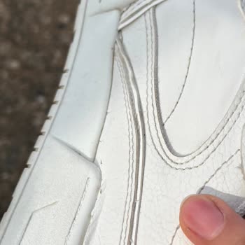 Zapatos defectuosos Stradivarius y sin respuesta del servicio