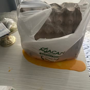 Getir Çarşı'dan Gelen Kırık Yumurtalar Ve Yetersiz Destek Nedeniyle Mağduriyet