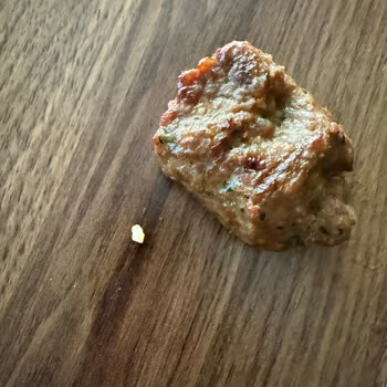 Yemekteki Kemik Parçası Nedeniyle Dişim Kırıldı, Mağduriyetim Giderilsin