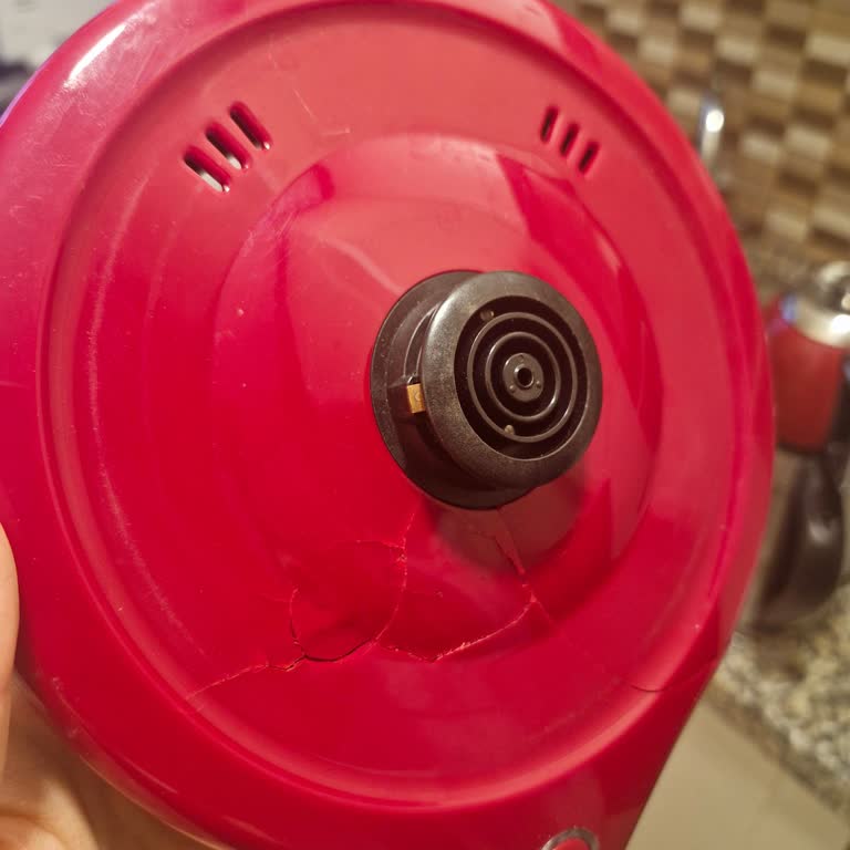 Korkmaz Demiks Çay Setinde Çatlak Ve Çalışmama Sorunu