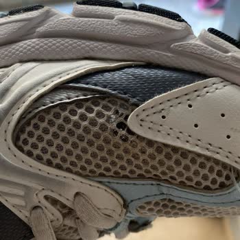 Metro Market'ten Satın Alınan New Balance Ayakkabının 2 Ayda Yırtılması Ve İmitasyon Ürün Satışı Mağduriyeti