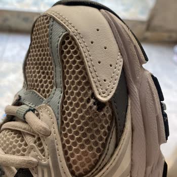 Metro Market'ten Satın Alınan New Balance Ayakkabının 2 Ayda Yırtılması Ve İmitasyon Ürün Satışı Mağduriyeti