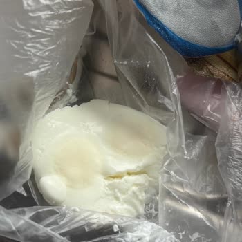 Kapalı Ve Son Kullanım Tarihi Geçmemiş Yoğurt Küflü Çıktı