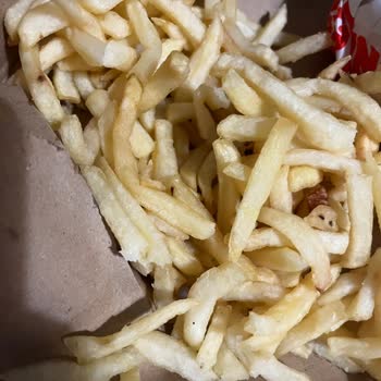 Burger King Siparişimde Patates Pişmemiş Kola Sıcak Hamburger Dağılmış Geldi