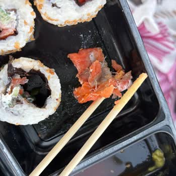 Philadelphia Roll'da Taze Olmayan Somon Şoku