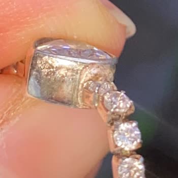 Kırılan Bileklik, Kötü Tamir Ve İlgisiz Mağaza Deneyimiyle Hayal Kırıklığı