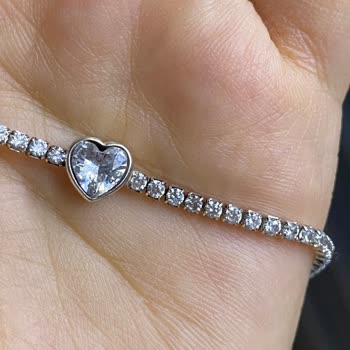 Kırılan Bileklik, Kötü Tamir Ve İlgisiz Mağaza Deneyimiyle Hayal Kırıklığı