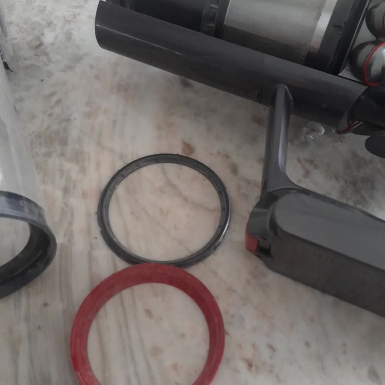 Dyson V15 Süpürge Hazne Lastiği Sorunu Ve Yedek Parça Bekleyişi Mağduriyeti