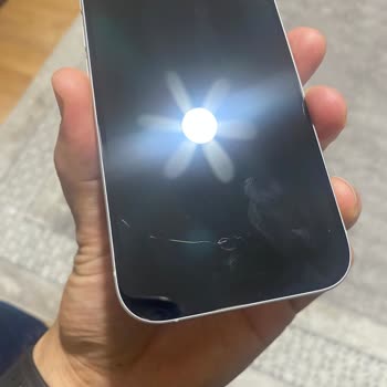 Alışgidiş Yeni Aldığım İphone Kutusundan Çizik Ve Orijinal Olmayan Etiketle Çıktı