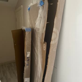 Eksik Ve Hasarlı Dolap, Çözüm Bekleyen Müşteri