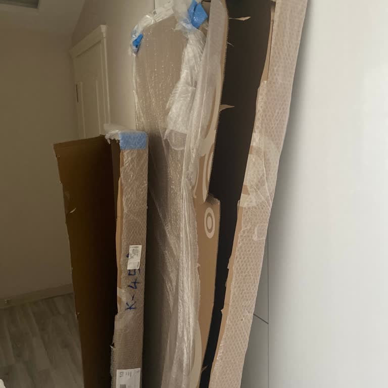 Eksik Ve Hasarlı Dolap, Çözüm Bekleyen Müşteri