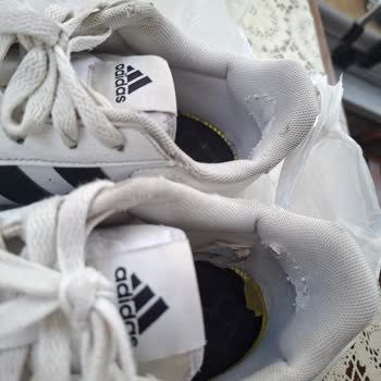 Adidas Çocuk Ayakkabıları Kısa Sürede Yırtıldı, Mağduriyetim Giderilmiyor