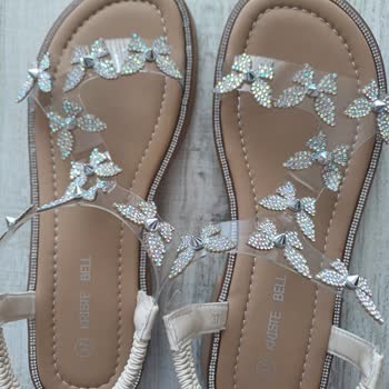 İade Reddi Ve Destek Eksikliği: Kullanılmamış Sandaletin Kabul Edilmemesi