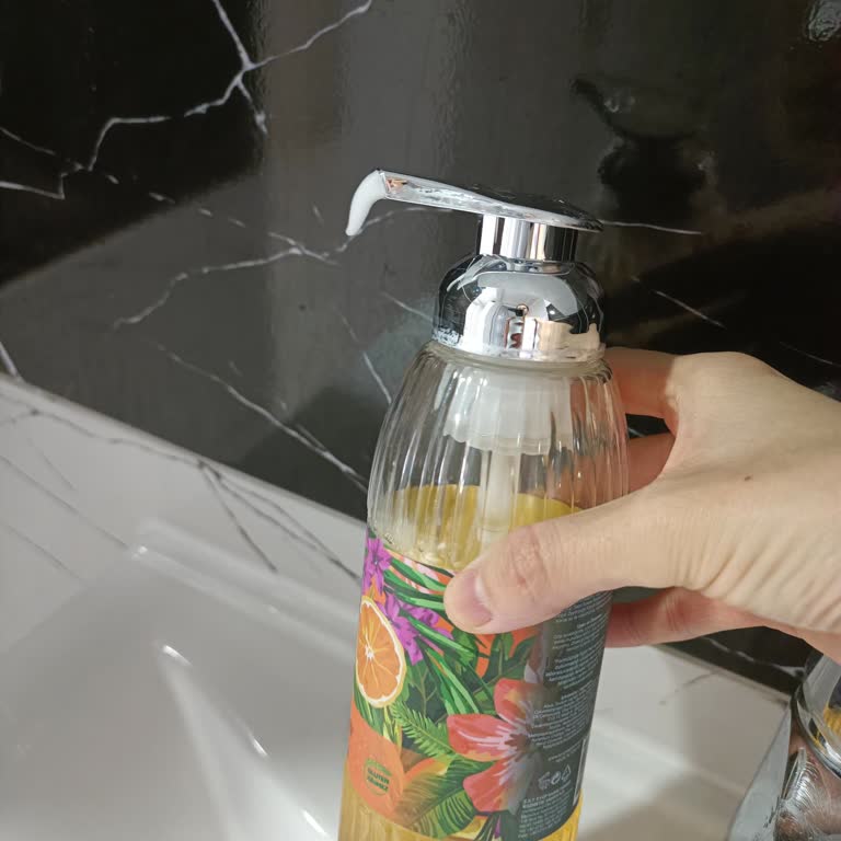 Eyüp Sabri Tuncer Köpük Sabunun Pompası Sürekli Arızalanıyor