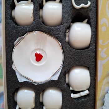 Kırık Fincanlar Ve İade Zorluğu Mağduriyet Yaşattı