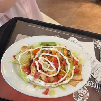 Sipariş Görseli İle Gelen Salata Arasındaki Büyük Fark Ve İlgisiz Hizmet