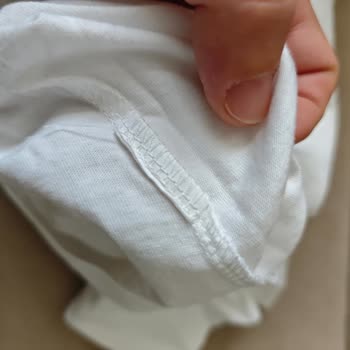 Metal İşlemeli Tişörtte Pas Lekesi Ve Değişim Sorunu