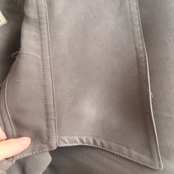 Pahalı Trençkotta Leke Sorunu Ve Çözüm Eksikliği