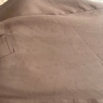 Pahalı Trençkotta Leke Sorunu Ve Çözüm Eksikliği