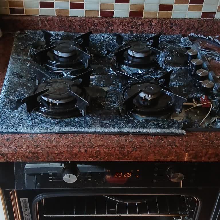 Kumtel Fırının Camı Patladı, Garanti Kapsamı Dışında Bırakıldım