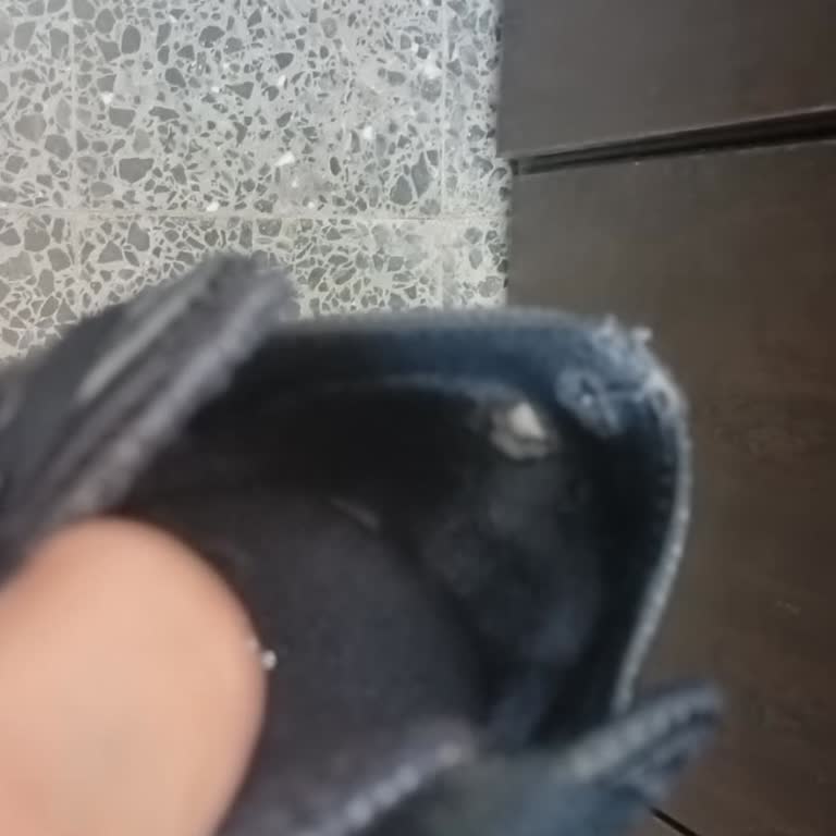 Converse İki Ayda Parçalanan Ayakkabı Ve Koku Sorunu