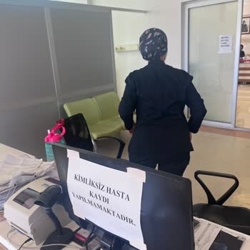 Acil Bölümde Kayıt Memurunun Saygısız Ve Aşağılayıcı Tavrı