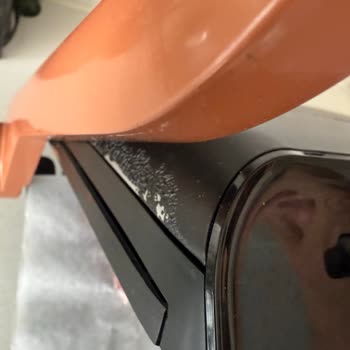 Gurme Tost Makinesinde Kaplama Dökülmesi Ve Sağlık Endişesi