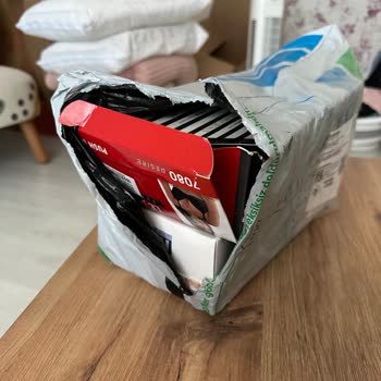 Kargodan Çıkan Deforme Ve Kokulu İç Çamaşırları Mağduriyeti