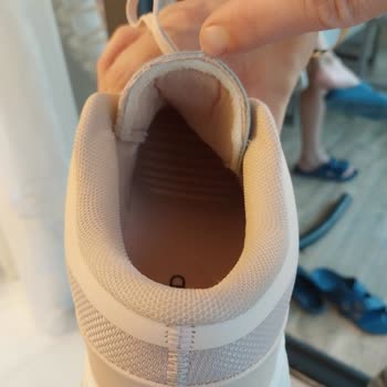 Aldığım Ayakkabıda Üretim Hatası Ve İade Talebimin Reddi