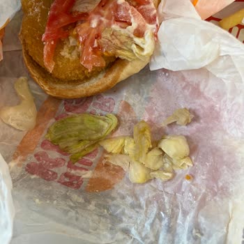 Burger King Neomarin Şubesinde Taze Olmayan Ürünler Ve Kötü Hizmet Deneyimi