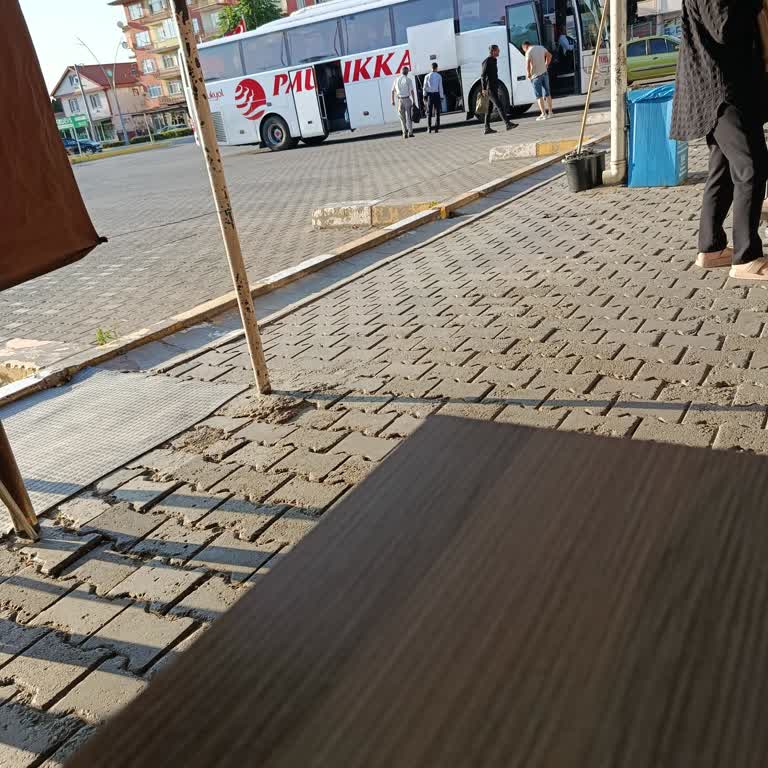 Sürekli Geciken Otobüsler Ve İlgisiz Personel Deneyimi