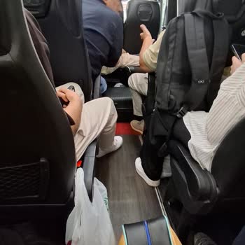 Minibüste Konforsuz Ve Rahatsız Yolculuk
