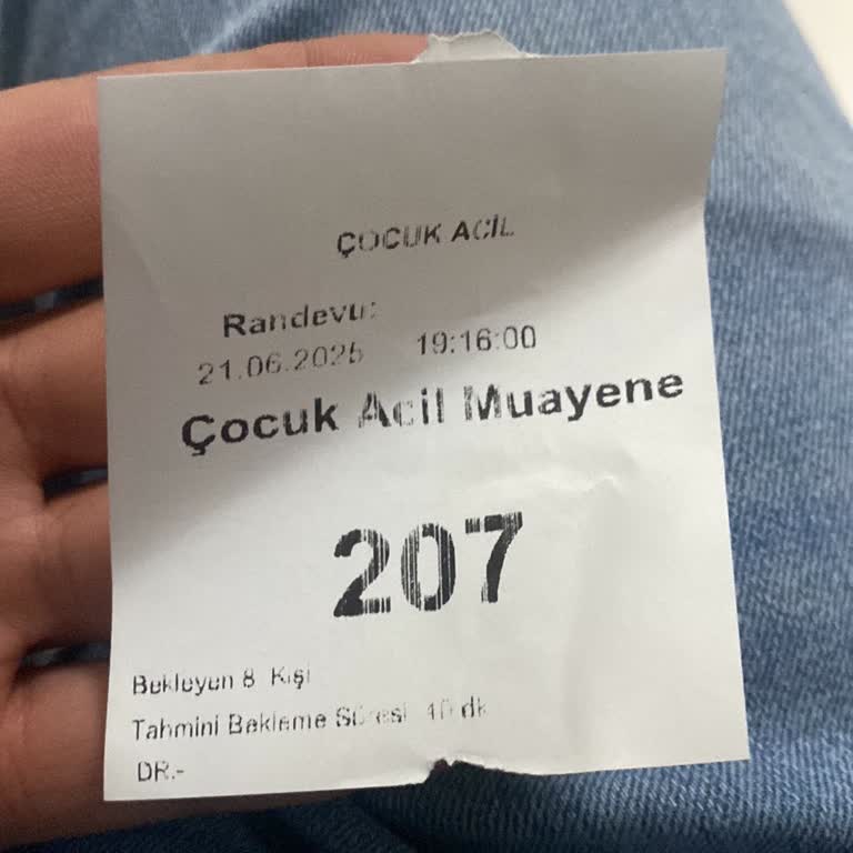 Erciyes Üniversitesi Çocuk Acilde Doktor Eksikliği Nedeniyle Saatlerce Bekledik