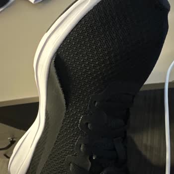 Aldığım Puma Ayakkabının Amblemi Sürekli Yerinden Çıkıyor