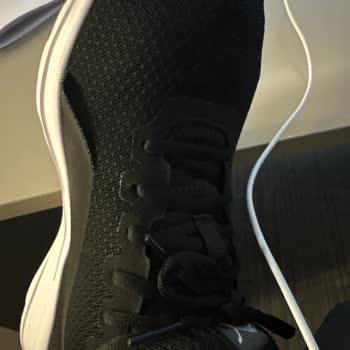 Aldığım Puma Ayakkabının Amblemi Sürekli Yerinden Çıkıyor