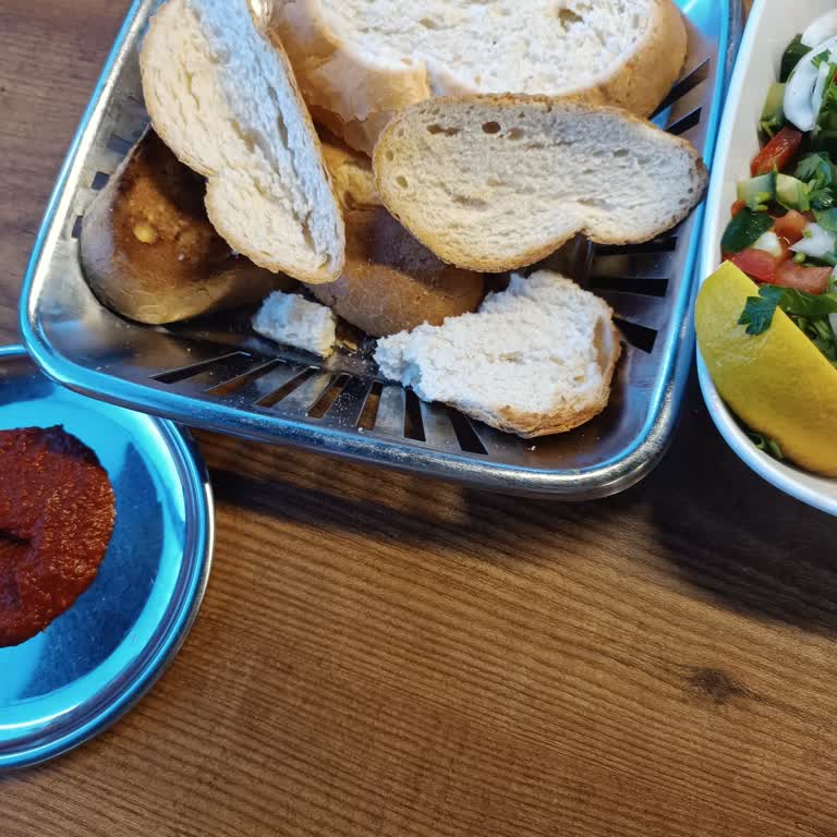 Bayat Ekmek Ve Kaba Personel Davranışı Şikayeti